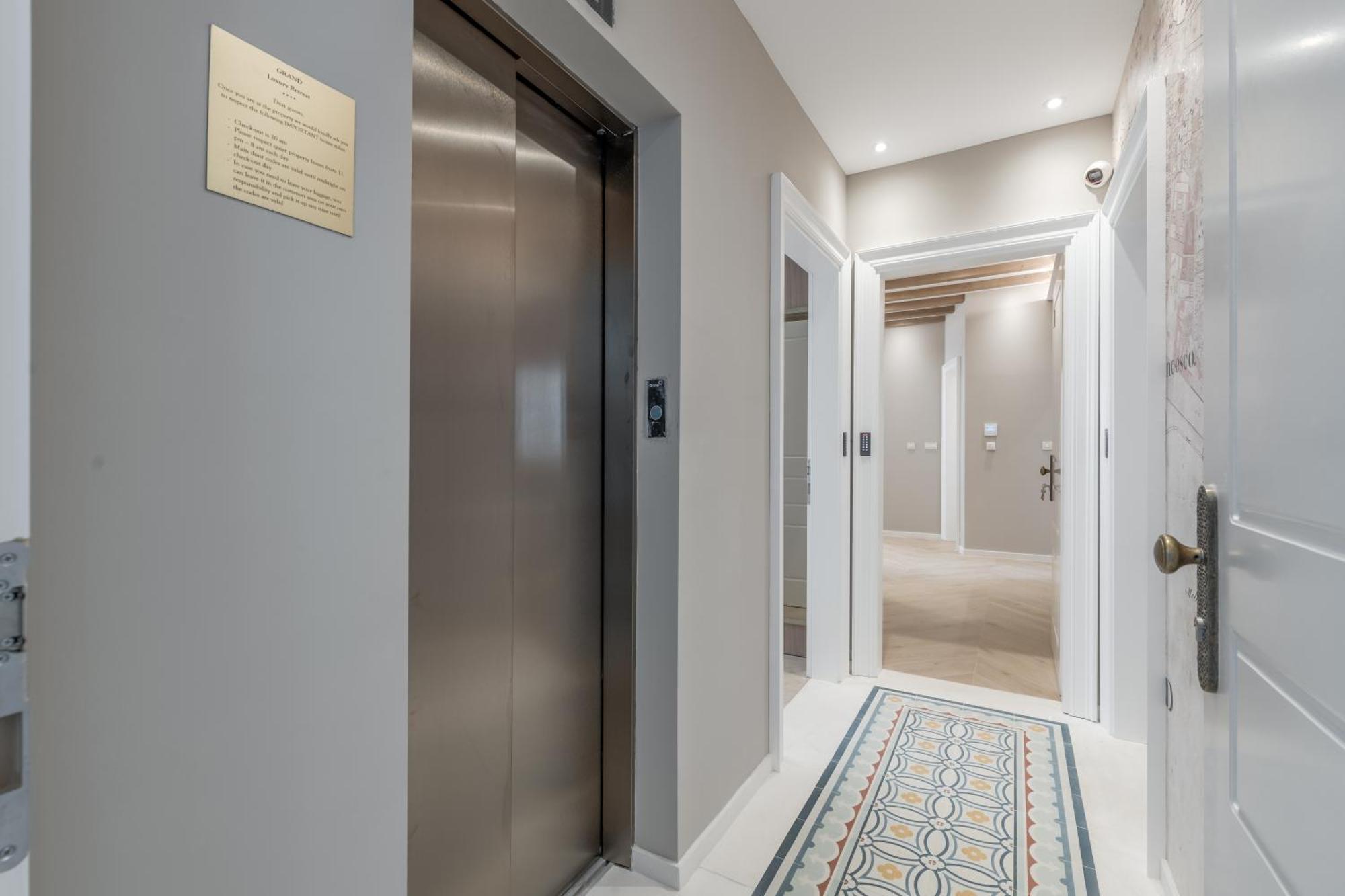 Gasthuis Grand Palace Luxury Retreat - Tale Of The Sea 4*