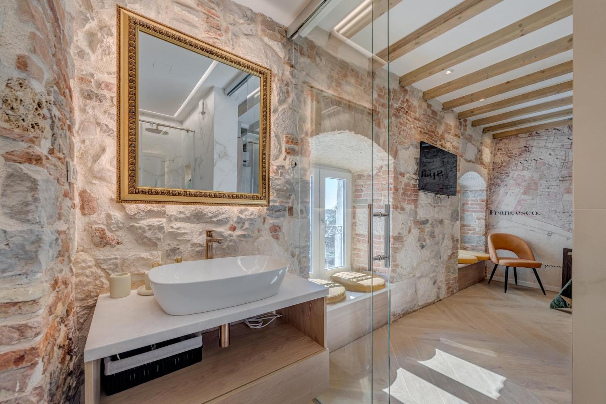 Grand Palace Luxury Retreat - Tale Of The Sea 4*