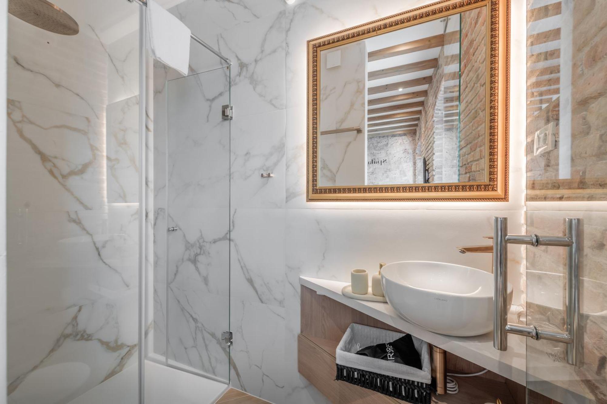 Grand Palace Luxury Retreat - Tale Of The Sea Split